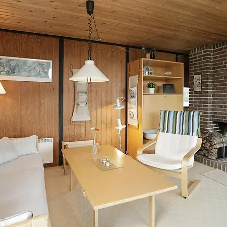 6 Person In L Kken By Traum